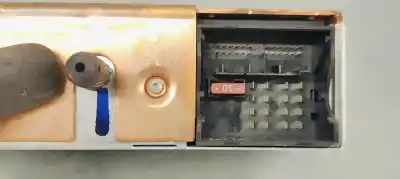 Peça sobressalente para automóvel em segunda mão sistema de áudio / rádio cd por bmw x3 (e83) 2.0 16v diesel cat referências oem iam 65129132254  