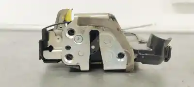 Second-hand car spare part left front door lock for toyota rav 4 (a3) 2.2 turbodiesel cat oem iam references a046693  