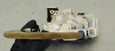 Gebrauchtes Autoersatzteil türschloss vorne rechts zum fiat doblo ii cargo (263) 1.3 16v jtd cat oem-iam-referenzen 51817366  