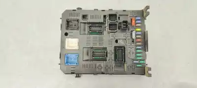 Peça sobressalente para automóvel em segunda mão caixa de fusíveis e relés por peugeot 3008 1.6 hdi fap referências oem iam 281197595
