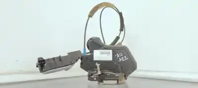 Second-hand car spare part rear left door lock for toyota avensis (_t25_) 2.2 d-cat (adt251_) oem iam references a046693