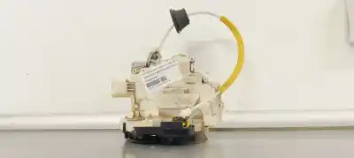 Peça sobressalente para automóvel em segunda mão Fechadura Da Porta Traseira Esquerda por SEAT EXEO BERLINA (3R2) 2.0 TDI Referências OEM IAM 8E0839015AA  