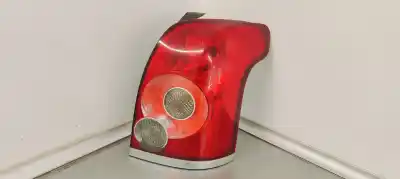 Pièce détachée automobile d'occasion feu arrière droit pour toyota avensis (_t25_) 2.2 d-cat (adt251_) références oem iam 