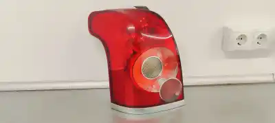 Pièce détachée automobile d'occasion feu arrière gauche pour toyota avensis (_t25_) 2.2 d-cat (adt251_) références oem iam 