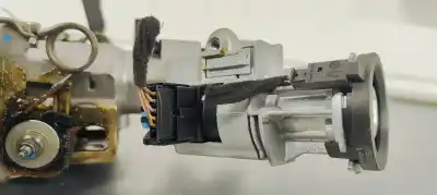 Peça sobressalente para automóvel em segunda mão coluna de direcção por opel corsa d 1.2i 80 referências oem iam 13290393  