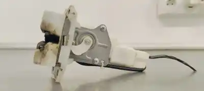 Автозапчасти б/у замок багажника/ворот за opel agila b 1.2i 85 ссылки oem iam b6765  