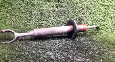 Автозапчасти б/у ПЕРЕДНИЙ ЛЕВЫЙ АМОРТИЗАТОР за AUDI A4 B5 (8D2)  ссылки OEM IAM   