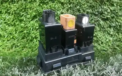 Second-hand car spare part multifunction switch for hyundai i30 (fd) 1.6 crdi oem iam references   