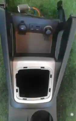 Автозапчастина б/у центральна консоль для kia ceed sw (ed) 1.4 посилання на oem iam   