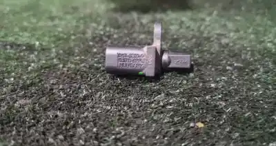 Peça sobressalente para automóvel em segunda mão sensor por ford focus iii 1.6 tdci referências oem iam bv6t-2c193-ga  