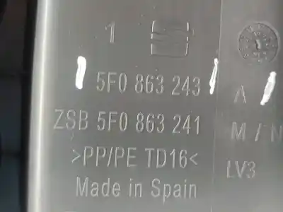 Pezzo di ricambio per auto di seconda mano console centrale per seat leon st (5f8) 1.6 tdi riferimenti oem iam 5f0863243a  