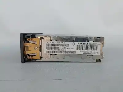 Second-hand car spare part audio system / radio cd for renault megane ii sedán (lm0/1_) 1.5 dci (lm1e) oem iam references 8200205833c  