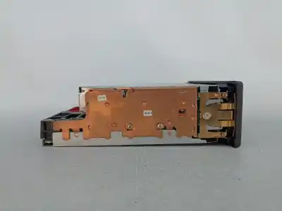 Second-hand car spare part audio system / radio cd for renault megane ii sedán (lm0/1_) 1.5 dci (lm1e) oem iam references 8200205833c  