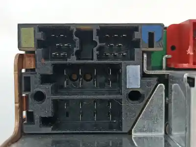 Second-hand car spare part audio system / radio cd for renault megane ii sedán (lm0/1_) 1.5 dci (lm1e) oem iam references 8200205833c  