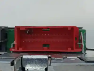 Second-hand car spare part audio system / radio cd for renault megane ii sedán (lm0/1_) 1.5 dci (lm1e) oem iam references 8200205833c  