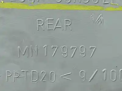 Автозапчастина б/у центральна консоль для mitsubishi l 200 (ka0/kb0) 2.5 di-d cat посилання на oem iam mn179797  