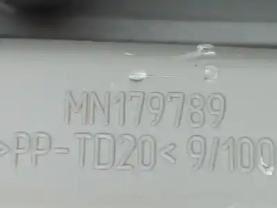 Pezzo di ricambio per auto di seconda mano console centrale per mitsubishi l 200 (ka0/kb0) 2.5 di-d cat riferimenti oem iam mn179789  