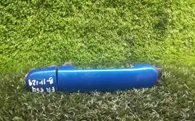 Tweedehands auto-onderdeel buitenste handgreep links voor voor nissan note (e11, ne11) 1.4 oem iam-referenties 