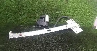 Peça sobressalente para automóvel em segunda mão elevador de vidros dianteiro direito por mazda 2 (dy) 1.2 referências oem iam 