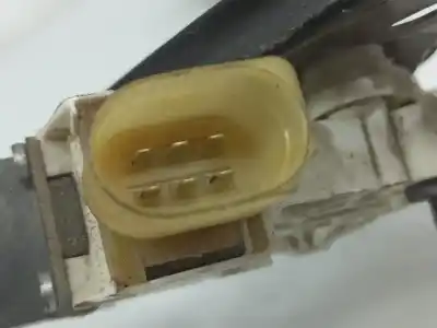 Second-hand car spare part passenger side right window regulator for bmw 3 (e90) 318 d oem iam references 6927028  