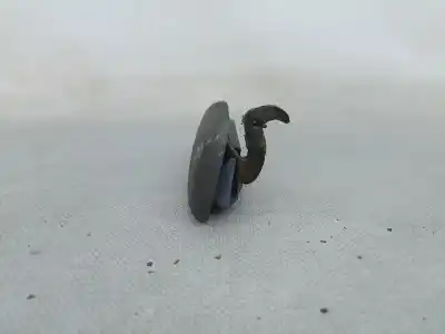 Автозапчасти б/у левая передняя наружная ручка за ford fiesta iv (ja_, jb_) 113 e/320 gasolina 3p ссылки oem iam   