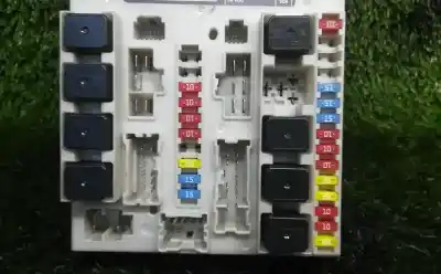 Second-hand car spare part fuse box unit for nissan note (e11, ne11) 1.4 oem iam references 284b7ax61a  