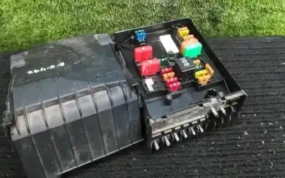 Peça sobressalente para automóvel em segunda mão caixa de fusíveis e relés por kia picanto (ja) 1.0 cat referências oem iam 1k0937629a  