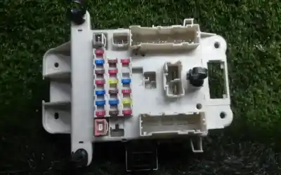 Second-hand car spare part fuse box unit for toyota rav4 (a2) 2.0 d-4d 4wd oem iam references pp-t25+p5