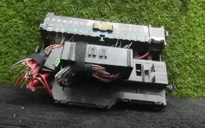 Peça sobressalente para automóvel em segunda mão caixa de fusíveis e relés por bmw 3 (e46) 320 d referências oem iam 62617951