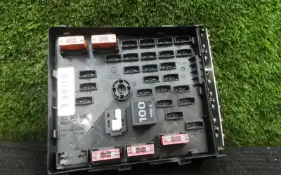 Second-hand car spare part fuse box unit for volkswagen passat variant (3c5) 1.9 tdi oem iam references 3c0937125  