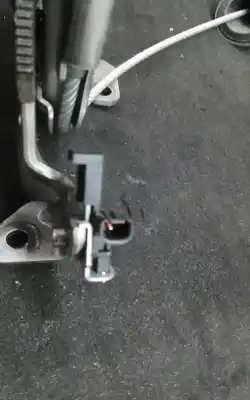 Pièce détachée automobile d'occasion levier de frein a main pour opel corsa d (s07) 1.3 cdti (l08 l68) références oem iam 13255754  