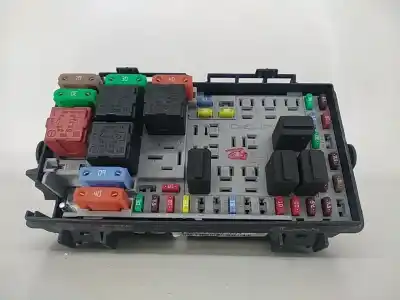 Peça sobressalente para automóvel em segunda mão caixa de fusíveis e relés por opel corsa d (s07) 1.3 cdti (l08 l68) referências oem iam 13217394eh