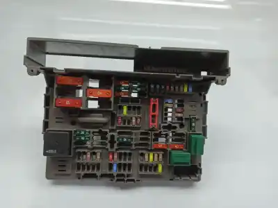 Peça sobressalente para automóvel em segunda mão caixa de fusíveis e relés por bmw 3 touring (e91) 318 d referências oem iam 911944604