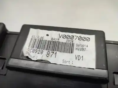 Автозапчастина б/у панель інструментів для volkswagen passat variant (3c5) 2.0 tdi 16v посилання на oem iam 3c0920871  