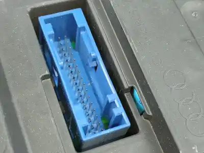 Автозапчастина б/у панель інструментів для audi a8 (4e) 4.0 tdi quattro посилання на oem iam 4e0920930f  