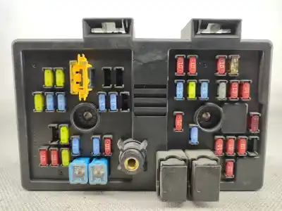 Peça sobressalente para automóvel em segunda mão caixa de fusíveis e relés por chevrolet captiva (c100, c140) 2.0 d referências oem iam 96821082