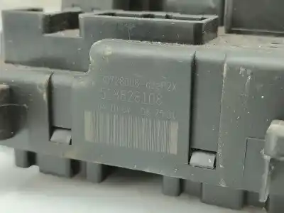 Peça sobressalente para automóvel em segunda mão caixa de fusíveis e relés por iveco daily iv caja/chasis 35c15 referências oem iam 518828108  