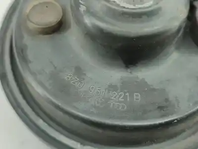 Автозапчастина б/у ріг для audi a2 (8z0) 1.4 tdi посилання на oem iam 8z0951221b  