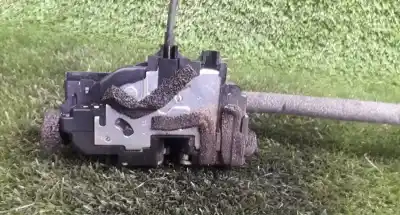 Second-hand car spare part front right door lock for nissan qashqai / qashqai +2 i (j10, nj10, jj10e) 2.0 dci oem iam references   