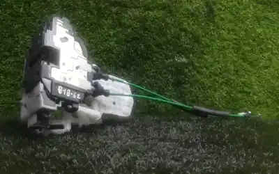 Pezzo di ricambio per auto di seconda mano serratura porta anteriore destra per hyundai i30 (fd) 1.6 crdi riferimenti oem iam 