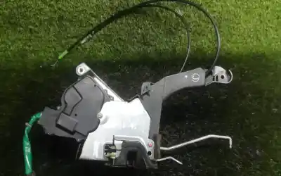 Second-hand car spare part front right door lock for toyota rav4 (a2) 2.0 d-4d 4wd oem iam references 