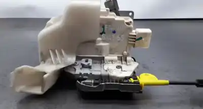 Автозапчастина б/у замок передній праві двері для audi a4 b8 (8k2) 2.0 tdi quattro посилання на oem iam ja68j2837016a  