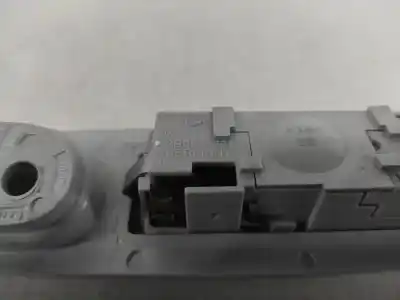 Автозапчастина б/у внутрішне світло для volkswagen passat variant (3b5) 1.9 tdi посилання на oem iam 3b0947291  