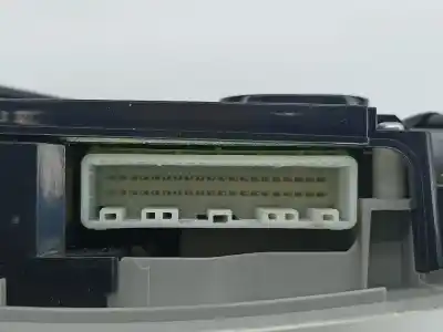 Автозапчастина б/у внутрішне світло для lexus is ii (_e2_) 220d (ale20) посилання на oem iam 1d111043g  