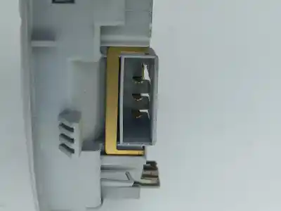 Piesă de schimb auto la mâna a doua lumina interioara pentru mitsubishi colt vi (z3_a, z2_a) 1.1 (z31a, z32a) referințe oem iam mr951589  