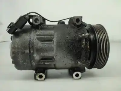 Pezzo di ricambio per auto di seconda mano compressore aria condizionata per volvo v40 combi (vw) 1.9 td gasóleo 1997 5p riferimenti oem iam 7700872159  