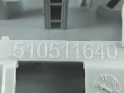 Автозапчастина б/у внутрішне світло для opel corsa e (x15) 1.4 turbo (08, 68) посилання на oem iam 510511640  