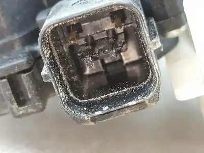 Автозапчастина б/у замок передній праві двері для mitsubishi l 200 (ka0/kb0) 2.5 di-d cat посилання на oem iam 5715a186  