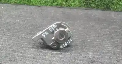 Peça sobressalente para automóvel em segunda mão fechadura da porta dianteira direita por mazda 6 hatchback (gg) 2.0 (gges) referências oem iam 