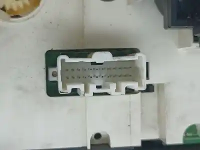 Second-hand car spare part climate control for mazda 3 (bk) 1.3 (bk14) oem iam references   